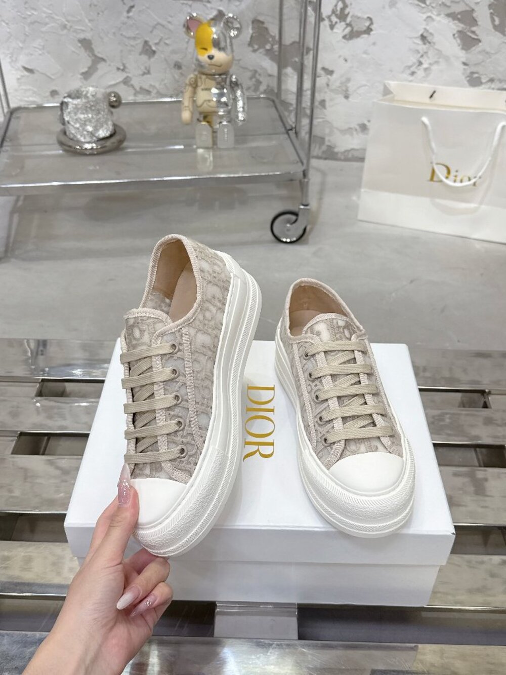 Classic DIOR Shoes: A Stylish and Versatile Choice for Elegance